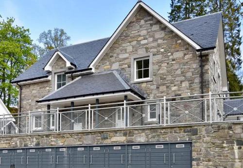 Killin House | Am Tighndhuin