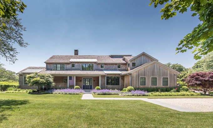 Amagansett Lanes House | Amagansett Lanes Stunner - Walk to beach and town!