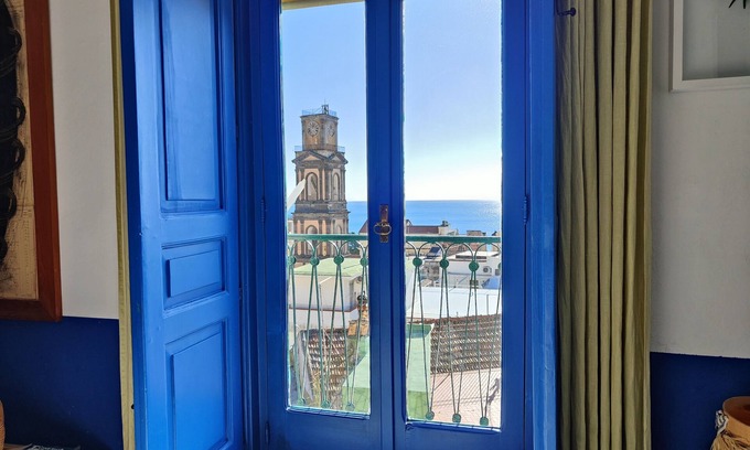 Minori Apartment | Amalfi coast Casabluette is a panoramic, quiet and delicate Mediterranean house