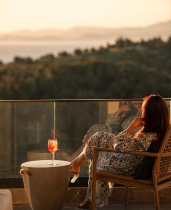 Paradhisos Apartment | Amara suites