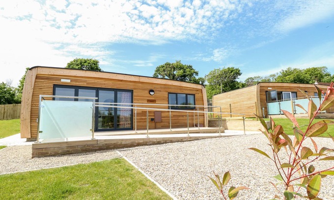 Nettlestone Cottage | AMARONE, family friendly, character holiday cottage in Seaview