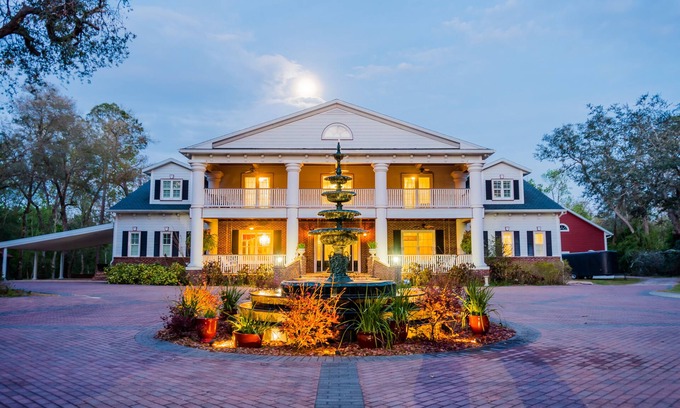 Ormond Beach House | Amarula Spa 8 Bedroom/11 acres on the Tomoka River in Daytona Beach Area