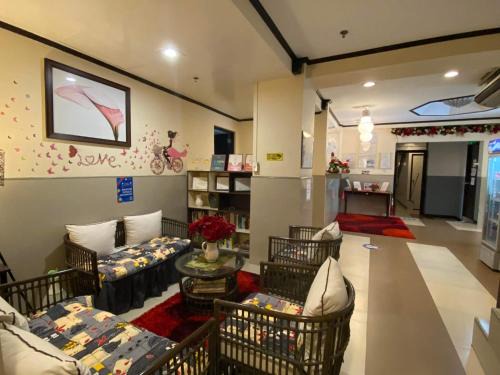 Pio del Pilar Hotel | Amax Inn Makati