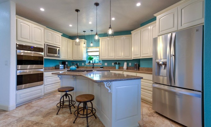 Canyon Lake House | Amazing 3/3 with 4th bed in game room ~ Pool, Hot Tub, Indoor & Outdoor Games!