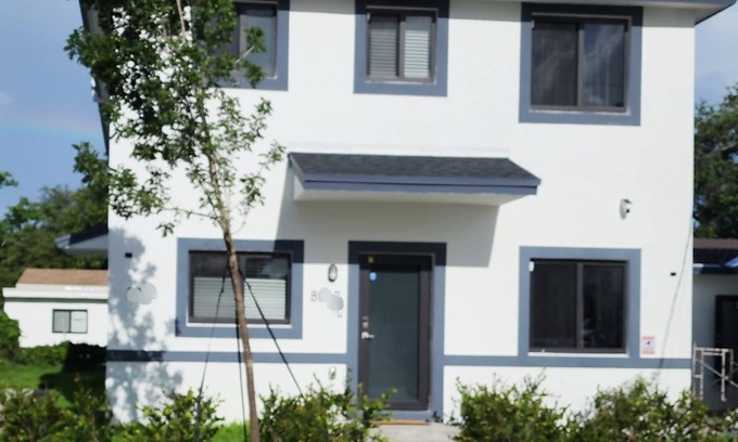 West Little River House | Amazing 3-bedroom house with AC in vibrant Miami