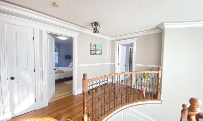 Bedford House | Amazing 4-Bedroom House in Bedford