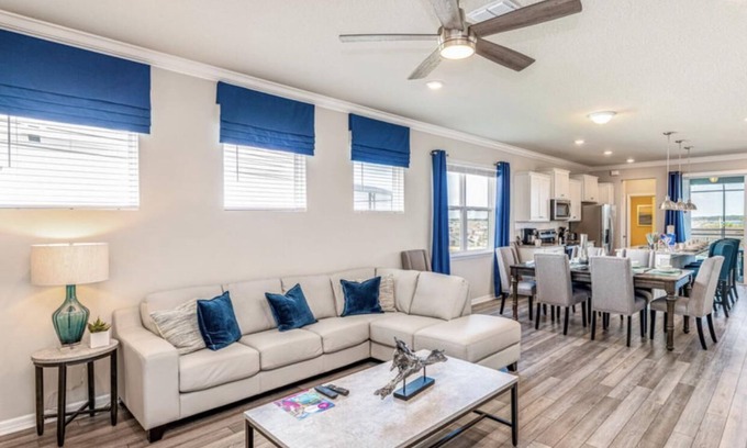 Davenport House | Amazing 5/6 Vacation home at Windsor Island Resort!