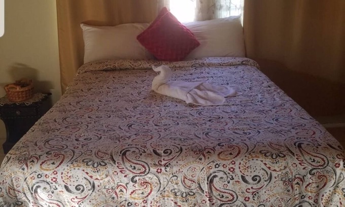 Negril Apartment | Amazing air conditioned cozy 1bdrm Apt with all modern amenities.