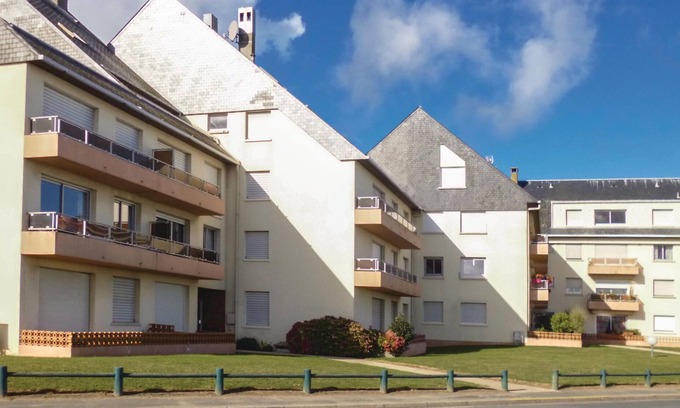 Grandcamp-Maisy Apartment | Amazing apartment in Grandcamp Maisy