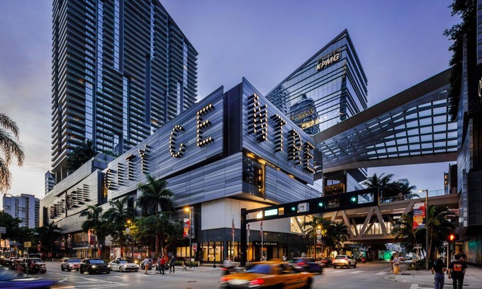 Edgewater Apartment | Amazing apartment by the bay with free parking - Art District
