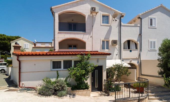 Bol Apartment | Amazing apartment in Bol with WiFi