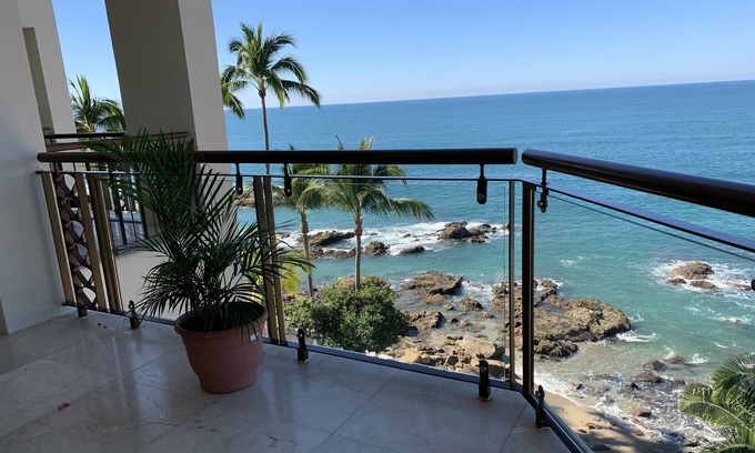 South Shore Hotel Area Condo | Amazing balconies>rare V Conchas Chinas, beachfront, 2/2 views,A/C, ADA,elevator
