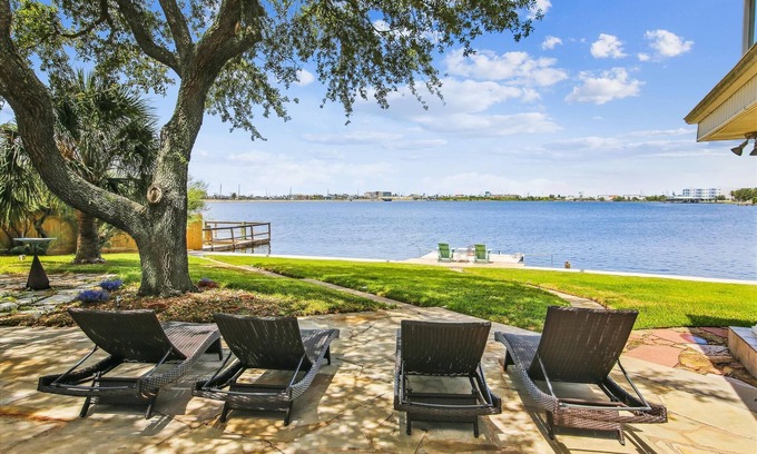 Galveston House | Amazing Bay | Water Views, Pet-Friendly