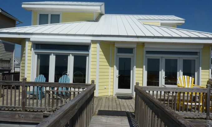 Ocean City Beach House | Amazing beach front 4 bedroom house Dog friendly children welcome gated deck