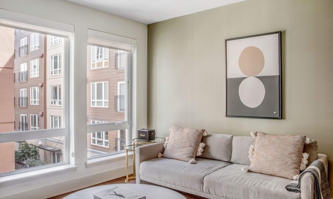 West Bellevue Apartment | Amazing Bellevue 1BR w/Gym, Lounge & Rooftop, nr Coffee, by Blueground