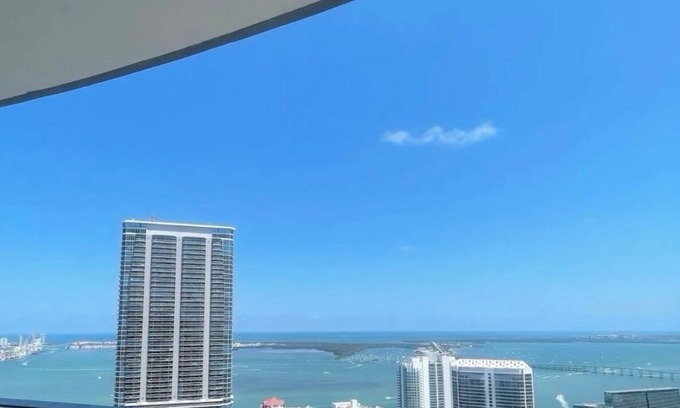 Town Square Apartment | "Amazing Brickell Condo- 30thfl-Downtown - Ocean View-Huge Balcony-Free Parking