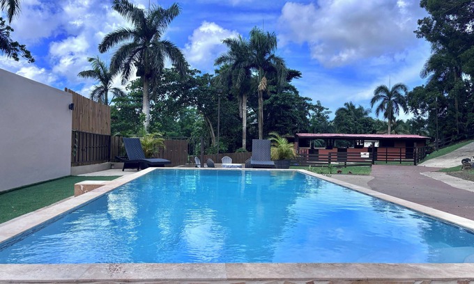 Mameyes I House | Amazing close to the beach, el yunque, 30 minutes to San Juan airport/fun