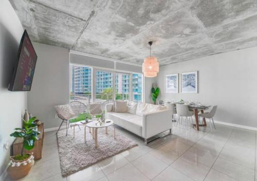 Midtown Apartment | Amazing Condo with Pool at Midblock Miami