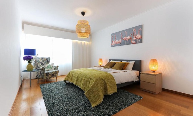 Pena Apartment | Amazing Downtown Family Apartment