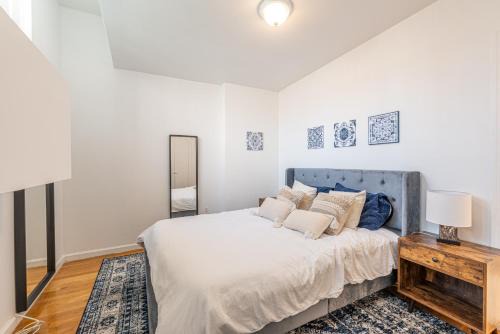Midtown West Apartment | Amazing Furnished 1 BR Penthouse Midtown West