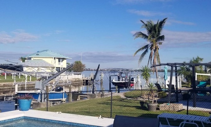 Gulf Cove House | Amazing Gulf Cove Waterfront Home Heated Pool @ Myakka River Close to Englewood
