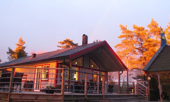 Fargelanda House | Amazing high-end Westcoast Cottage forest nature/lake close to archipelag