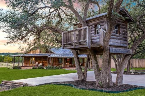 Leander House | Amazing Hill Country Experience Cabin on 14 Acres