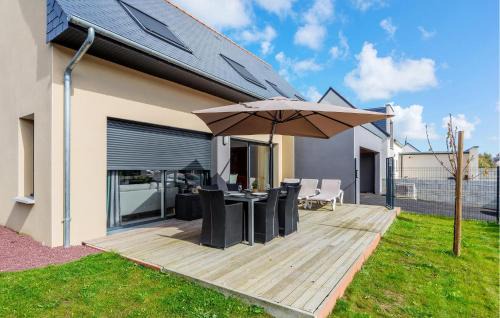 Saint-Meloir-des-Ondes House | Amazing Home In Saint-Méloir-Des-Ondes