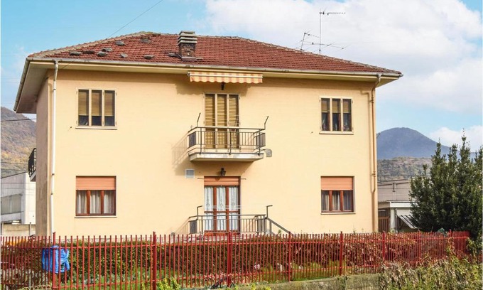 Sant'Ambrogio di Torino House | Amazing Home In Santambrogio Di T,