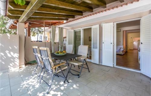 Barbat na Rabu House | Amazing Home In Barbat With Kitchen
