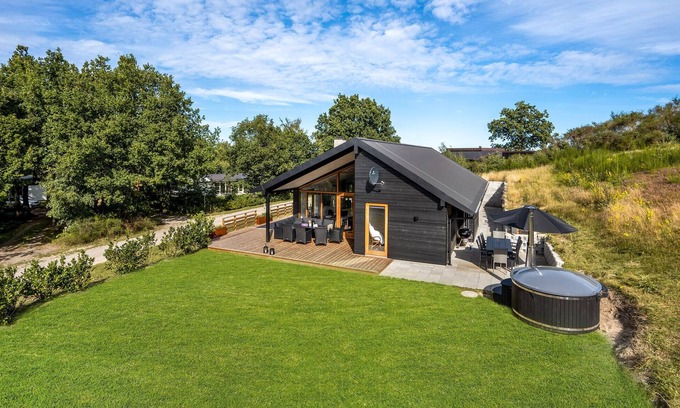 Bønnerup Strand House | Amazing home in Glesborg with kitchen