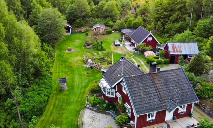 Vassmolösa House | Amazing home in Johannishus