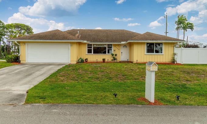 North Palm Beach Heights House | Amazing home in Jupiter, Florida! Enjoy proximity to Abacoa and 95, PBG and WPB!
