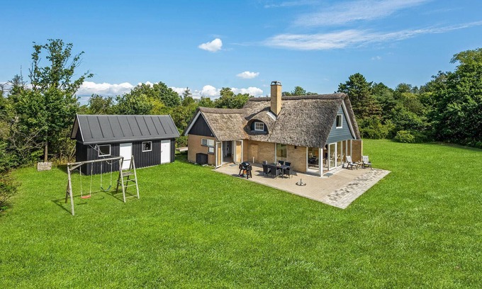 Skodshoved House | Amazing home in Knebel with kitchen