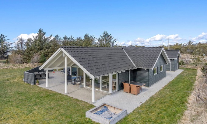 Grønhøj House | Amazing home in Løkken with sauna