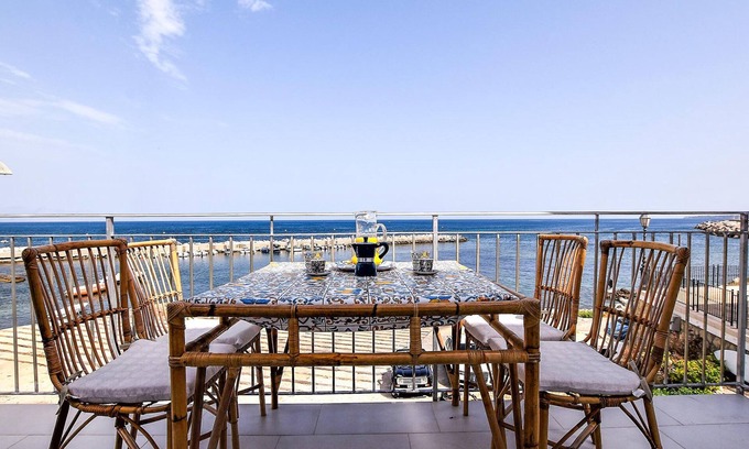 Trappeto House | Amazing home in Trappeto with WiFi