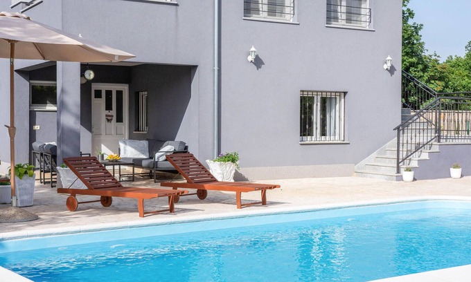 Dicmo House | Amazing home in Turjaci with WiFi