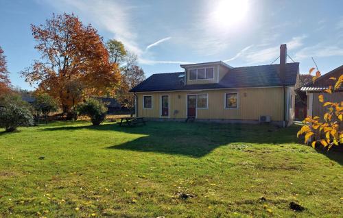 Vastra Torup House | Amazing Home In Västra Torup With Wifi