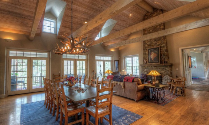 Durango - Purgatory House | Amazing Home on 7 Acres - 20 Min. to DGO - Fire Pit - Views/AC