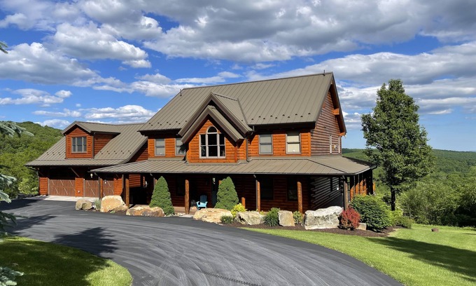 Jefferson Township House | Amazing log home with views that abound!
