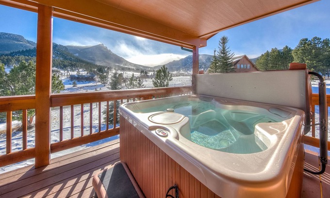 Carriage Hills House | Amazing Mountain Views with Hot Tub