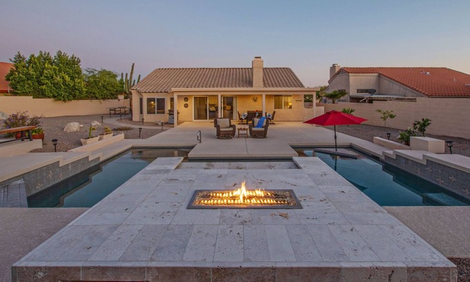 Gold Canyon House | AMAZING MT Views, Near GOLF/Trails, Htd Pvt POOL, Spa, Putting Green, Bikes, Ping Pong