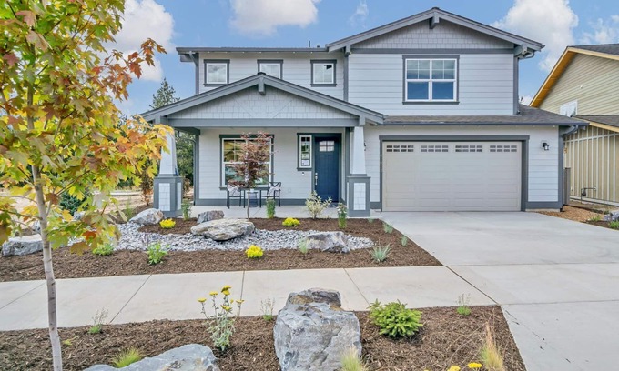 Southeast Bend House | Amazing New Home in Bend.with hot tub!