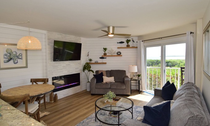 Tavernier Condo | Amazing newly remodeled Coastal Condo w Ocean view