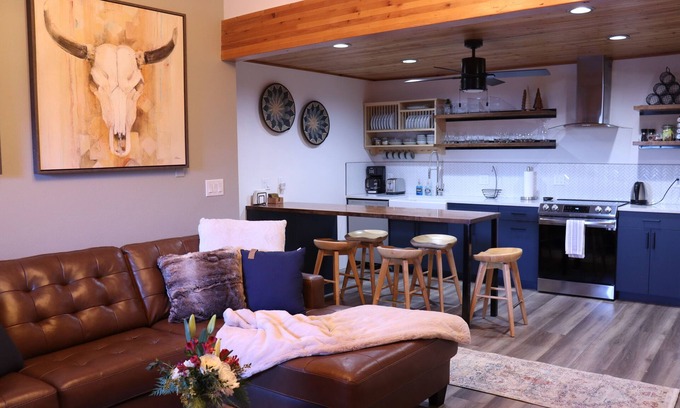 Avon Condo | Amazing, newly remodeled 2B/2B across Beaver Creek Bear lot