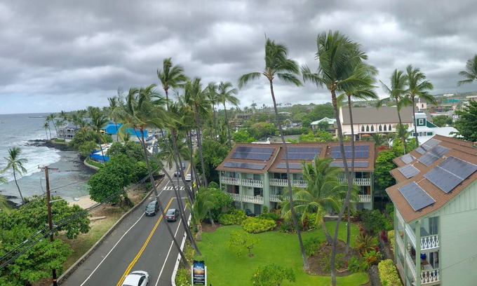 Historic Kailua Village Condo | AMAZING OCEAN VIEW - Kona Alii Condo KA606