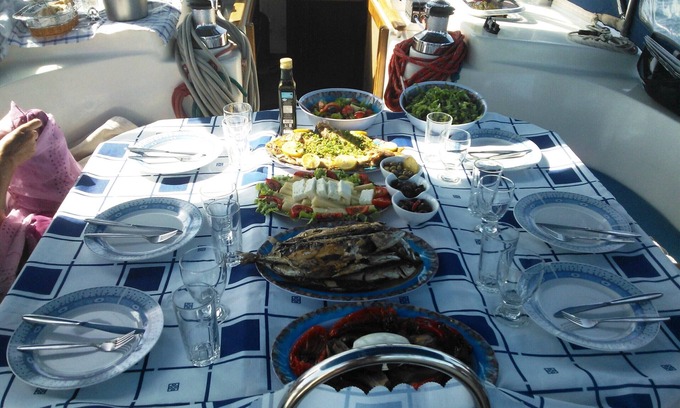 Kalamata Boat Rental | Amazing onboard stay and Lazy sailing cruises!