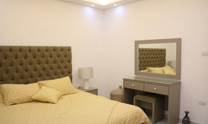 Al Abdali Apartment | Amazing one Bedroom Apartment in Amman, Elwebdah 7