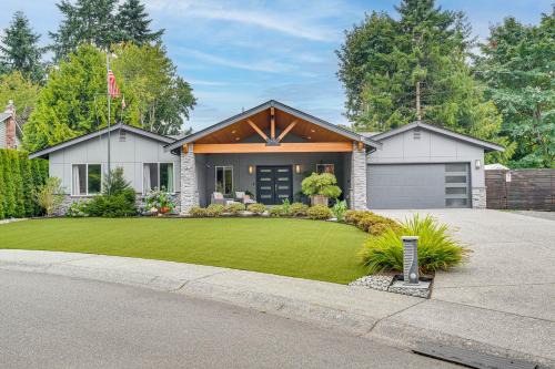 Silver Lake House | Amazing Outdoor Space! Everett Escape with Hot Tub