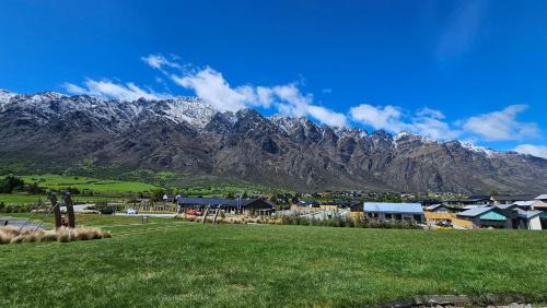 Kawarau Falls House | Amazing remarkable view, 7 min from airport